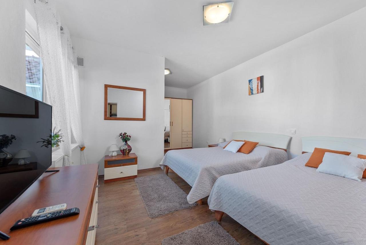 Villa Almas - Heated Pool, Sauna, Gym And Tennis Court Neoric Buitenkant foto